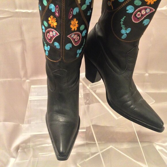 LEATHER COWGIRL BOOTS  WITH COLORFUL EMBROIDERY 7.5 - Picture 2 of 9